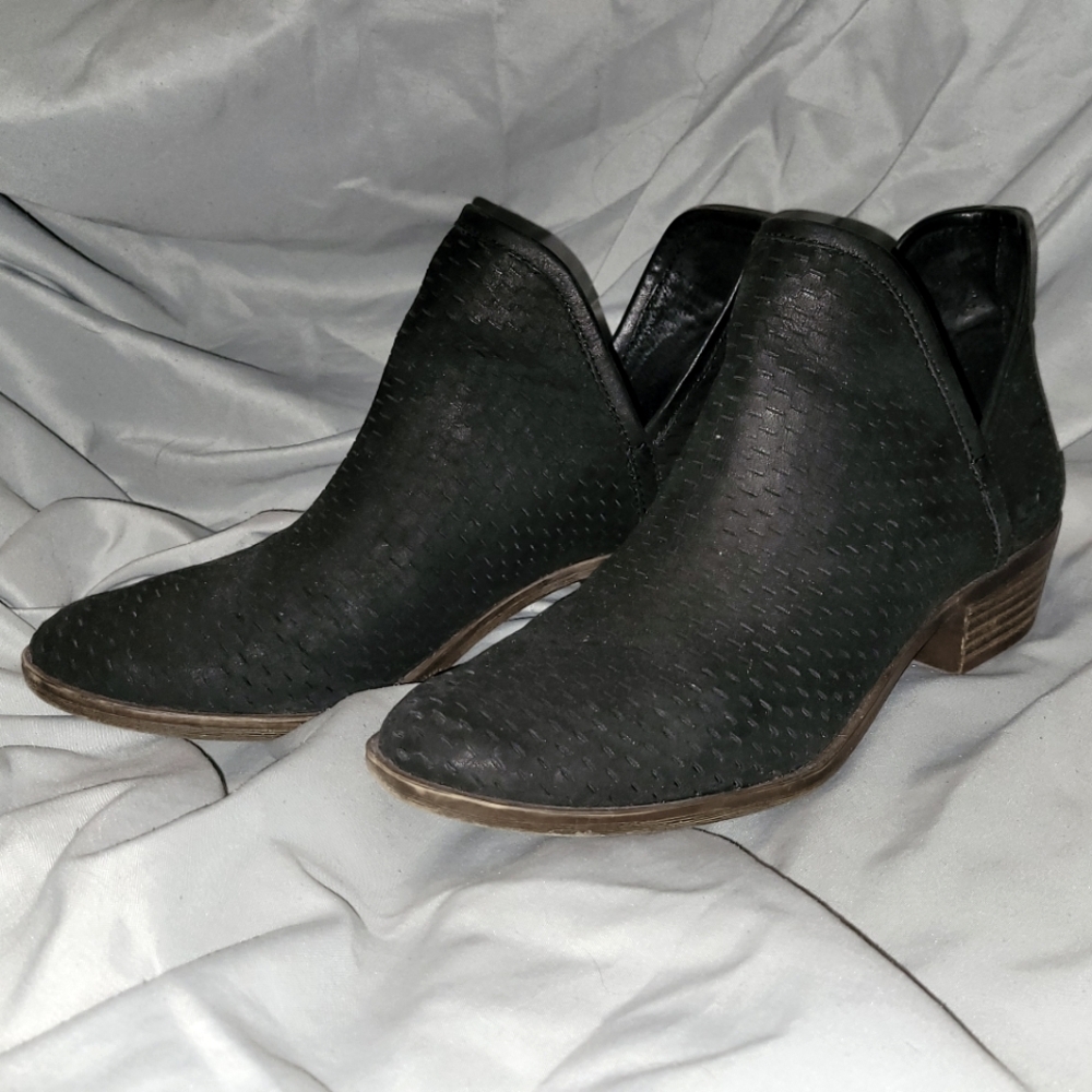 Black Lucky Brand ankle boots, size 7.5